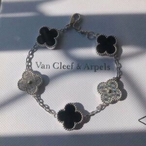 [Vancleef &arpels] 반클리프 아펠 알함브라 5모티브  팔찌 ( 오닉스 큐빅)