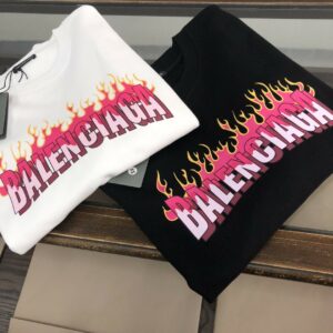 발렌시아가 불꽃로고 맨투맨 