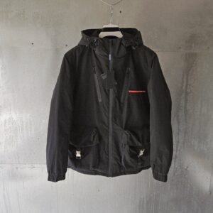 프라다 클립포켓 로고 구스 후드자켓